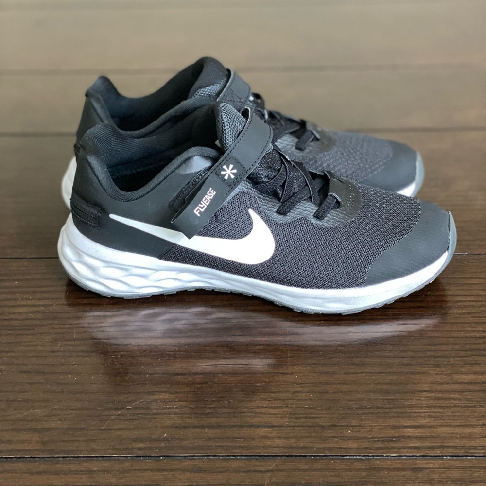 Nike Revolution 6 Flyease